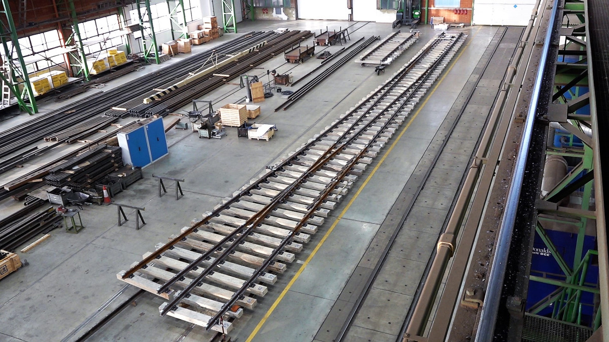 Turnout on plastic sleepers is being delivered to Düsseldorf